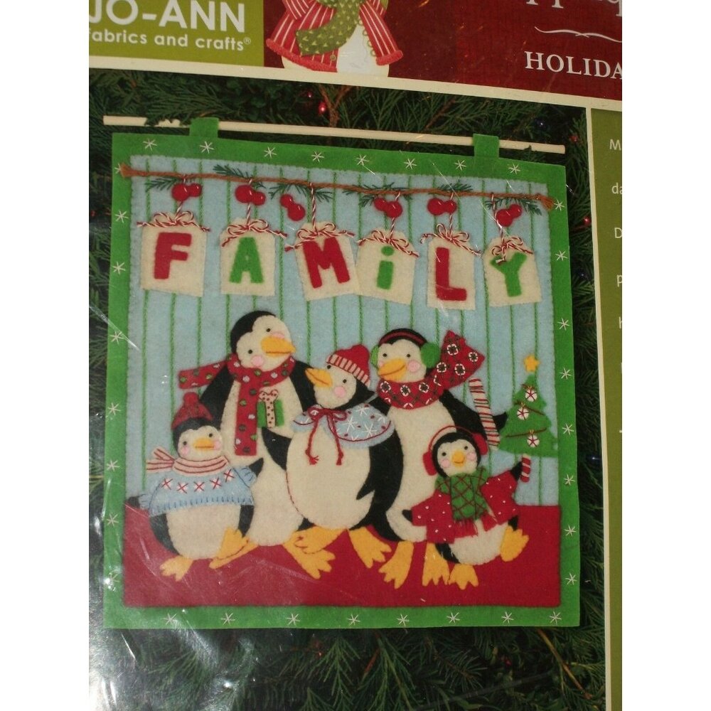 Debbie Mumm Peppermint Penguins Wall Hanging Felt Applique Kit Holiday